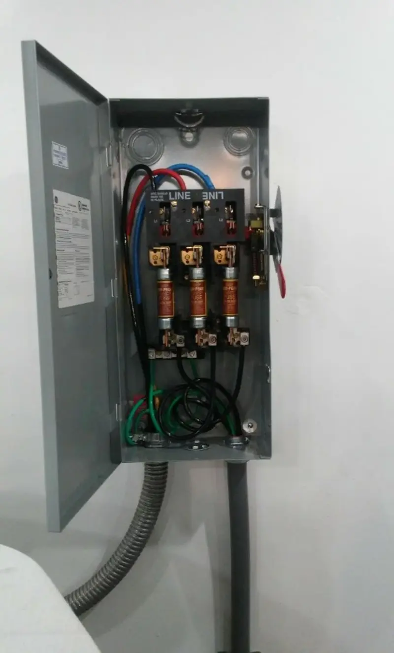 Three-phase disconnect switch installed for Smoke Detector Installation in North Branch